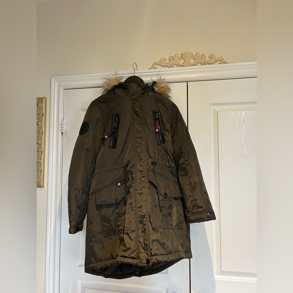 Brand new never worn Canada Weathergear Women’s Winter Coat